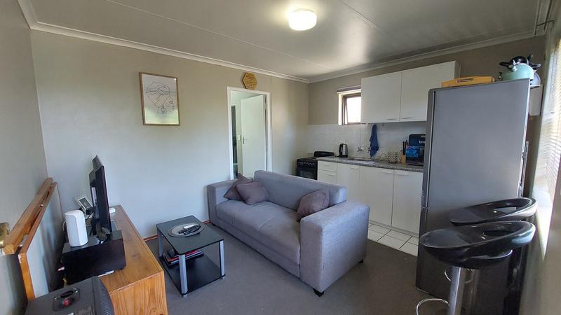 1 Bedroom Property for Sale in Oakglen Western Cape